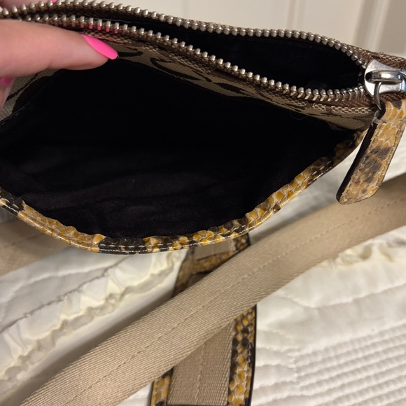 Coach Sutton Signature Python Swingpack - Picture 6 of 6